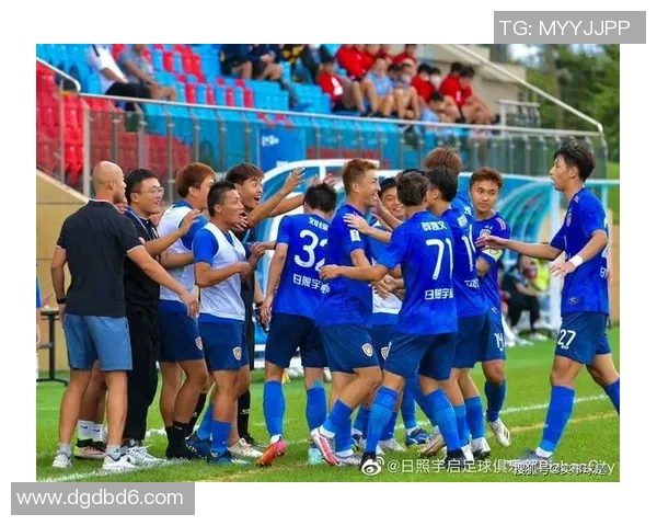 日照足球明星阵容全揭秘精彩瞬间照片集锦带你领略球场风采