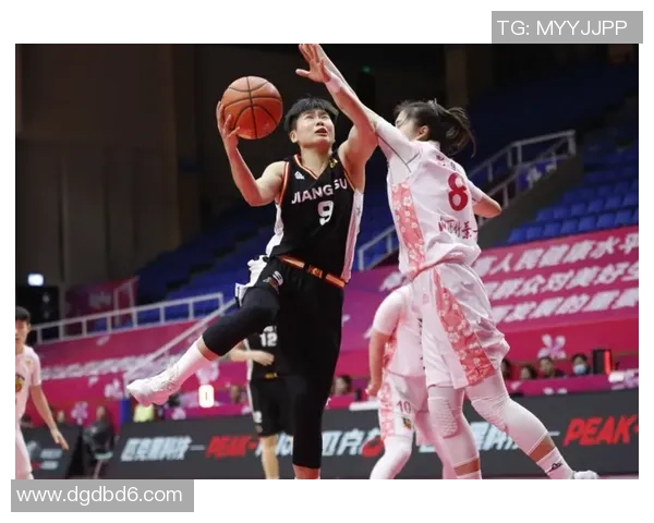 西安足球队在邀请赛中以70分稳居积分榜首位引发关注